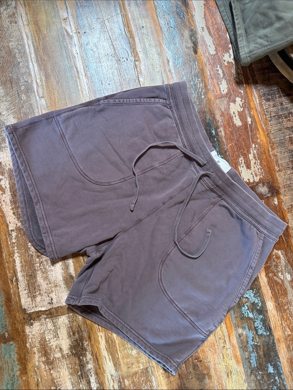 Men’s Reigning Champ Terry Short in Faded Mauve- LIKE NEW!